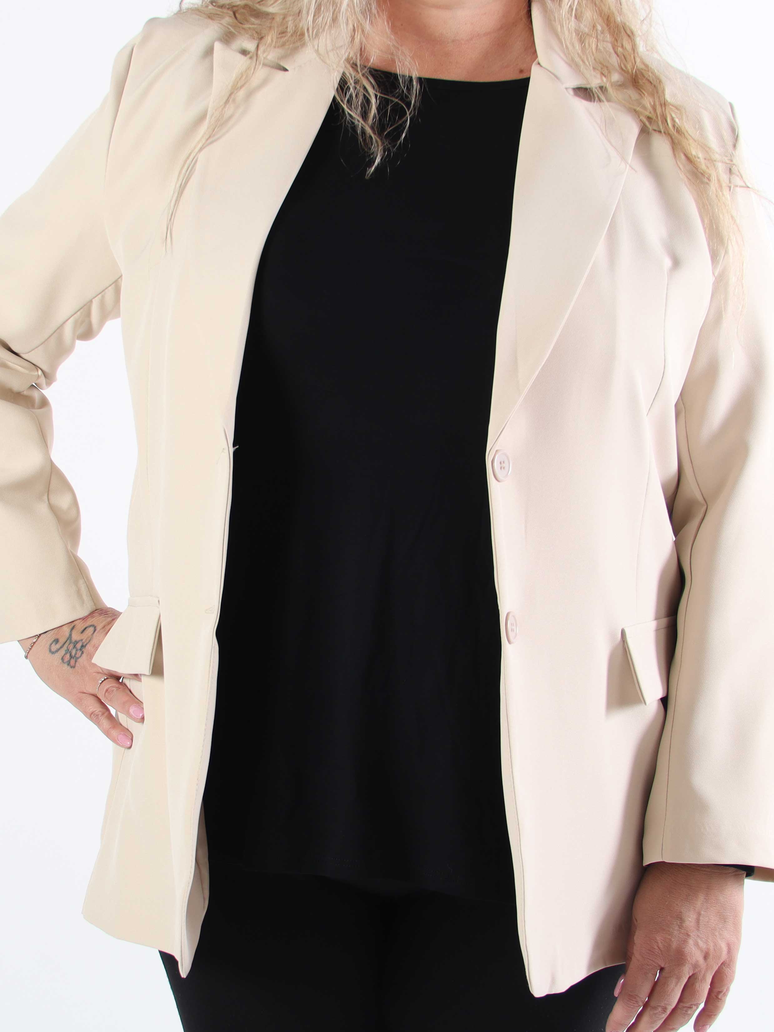 Kaisa - Farvet stilren blazer med knapper